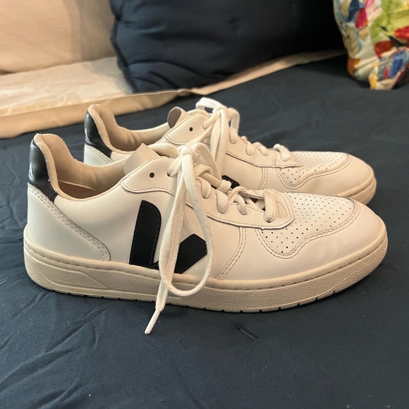 Veja Shoes - Veja sneakers extra white black v10